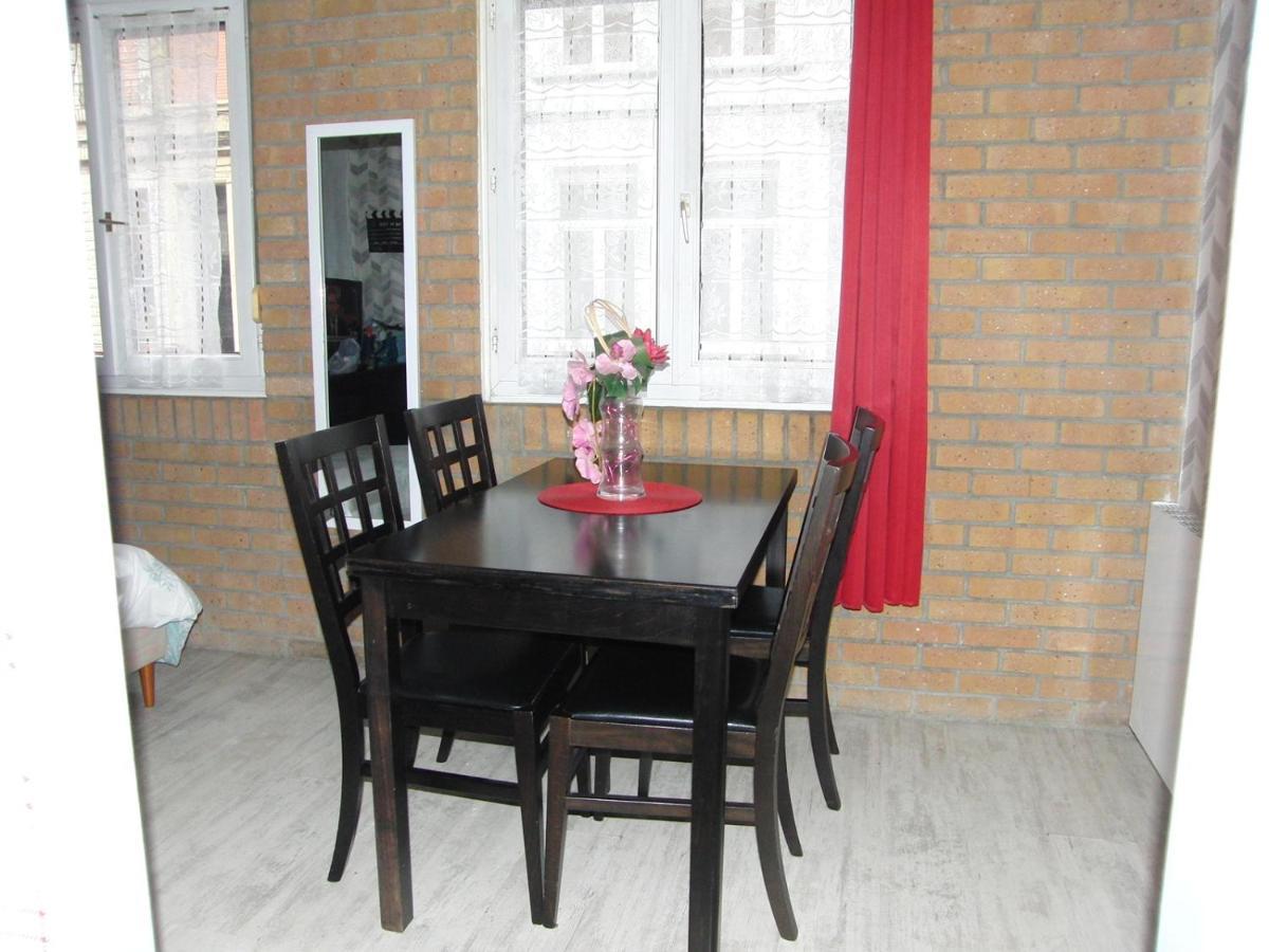 Une Petite Halte Apartment Calais Luaran gambar