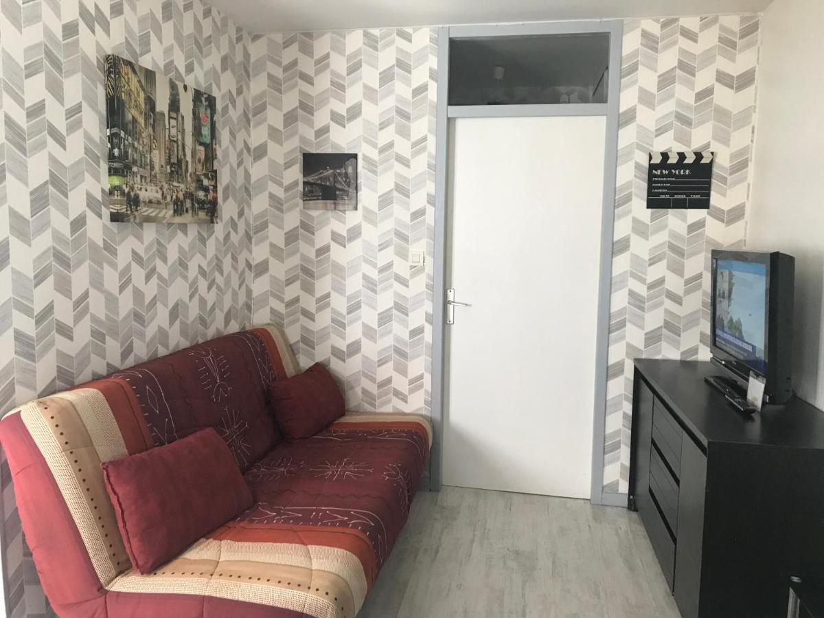 Une Petite Halte Apartment Calais Luaran gambar